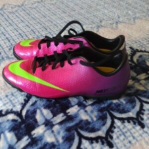 Nike Pink and Purple Sneakers Vibrant Design